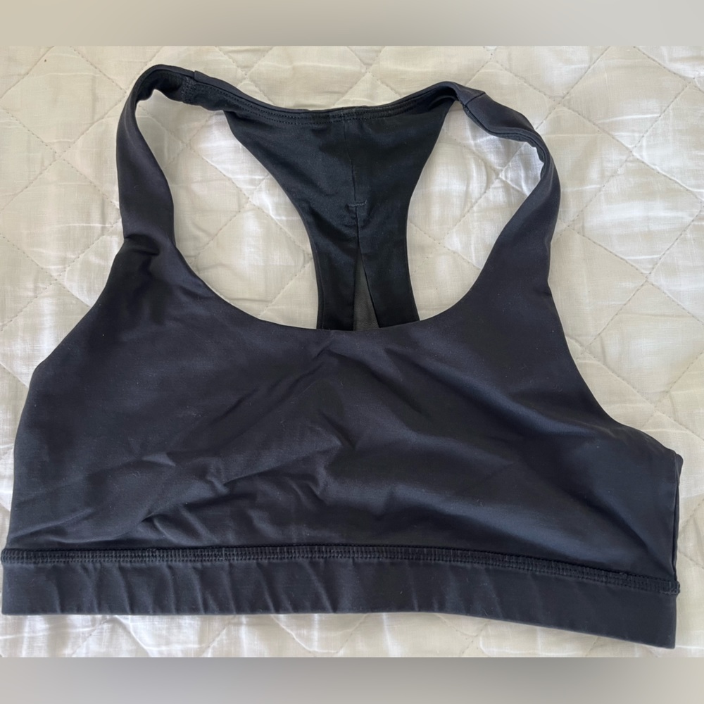 Black lululemon sports bra